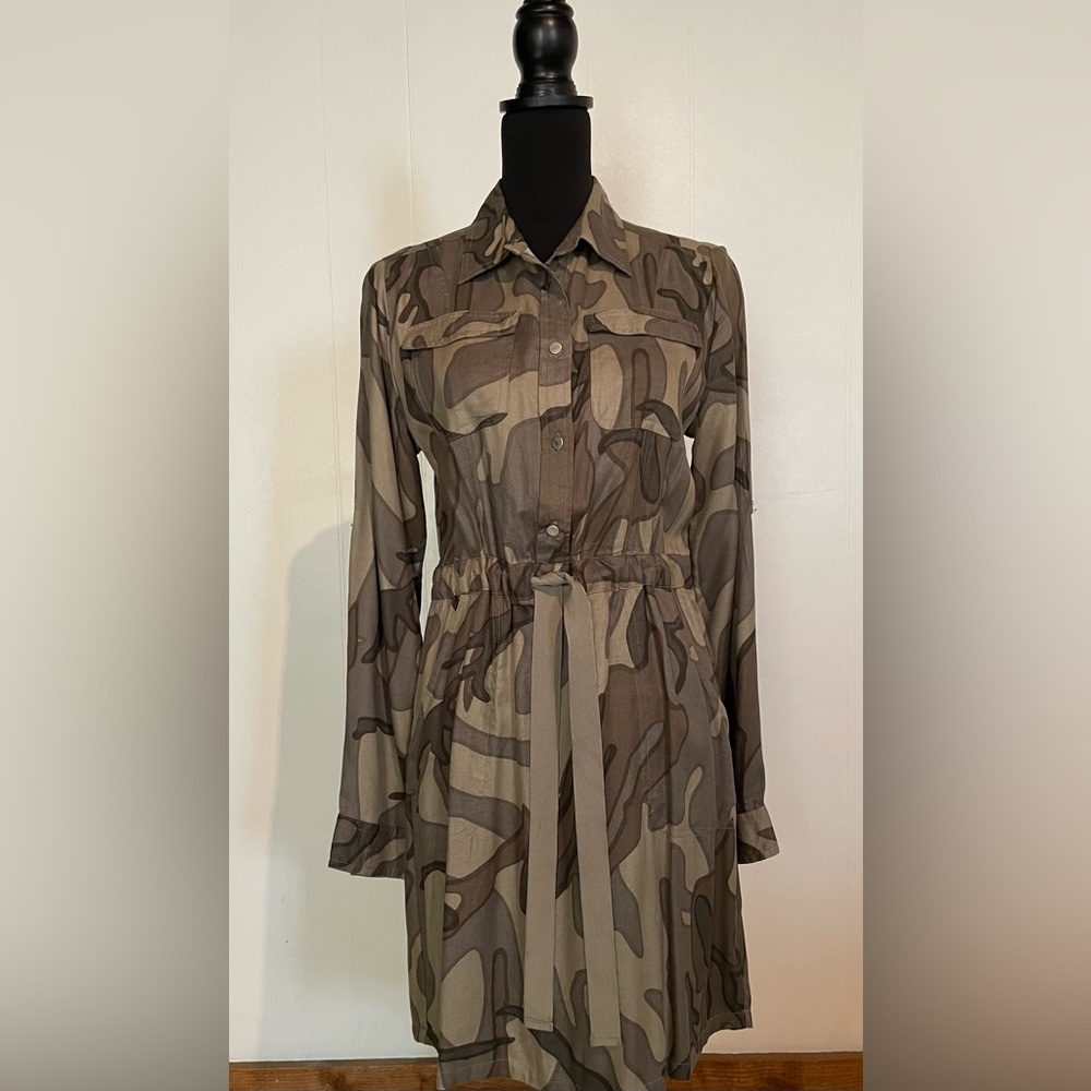Japna Camo Dress. Size small. Color-olive green, camouflage print
